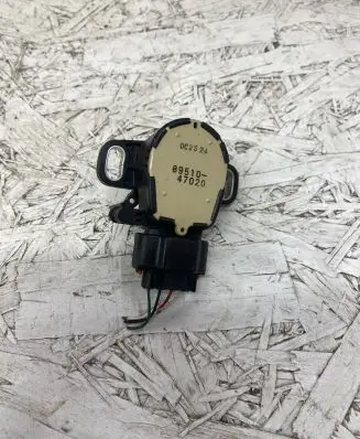 Toyota Prius (XW30) Accelerator throttle pedal 8951047020