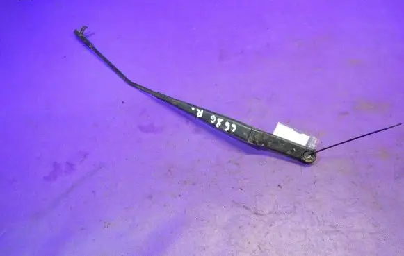 Volkswagen Jetta V Front wiper blade arm 1K5955410