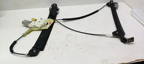 BMW 1 E81 E87 Front door window regulator with motor 6978846