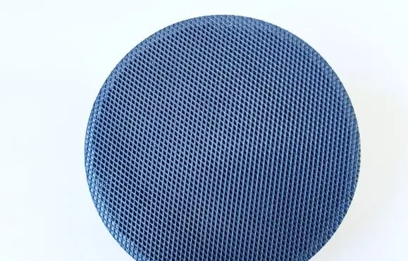 Front door high frequency speaker