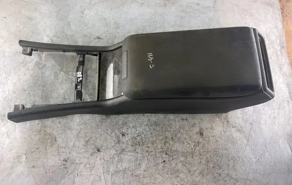 Mercedes-Benz E W210 Armrest