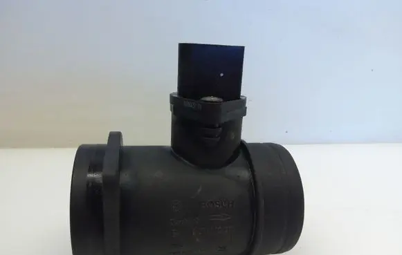 Volkswagen PASSAT B5 Mass air flow meter 028906461 0281002216