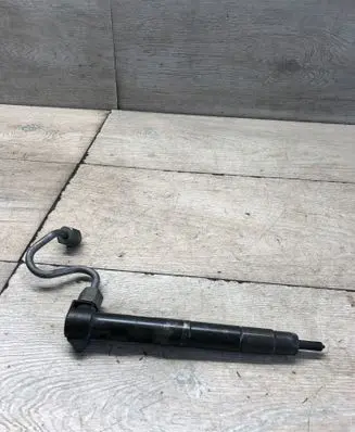 Mercedes-Benz E W212 Fuel injector A6510704987 56Z24X926A