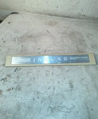 Jaguar XF X250 Front sill trim cover 8X2313200
