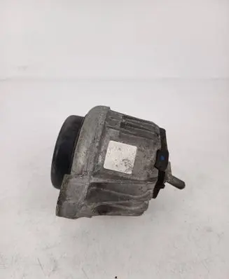 BMW 1 E82 E88 Engine mount bracket 13981112