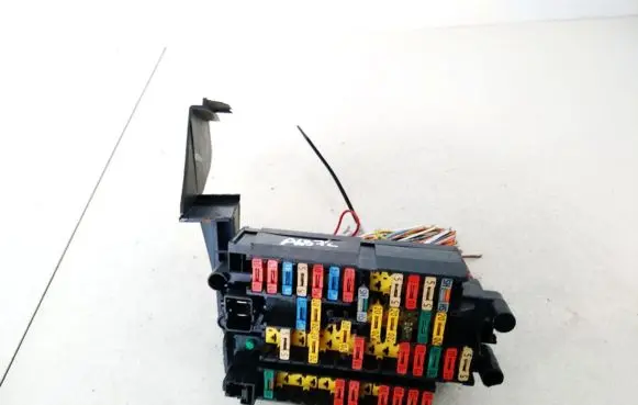 Peugeot 406 Fuse box set 9635518180 189028