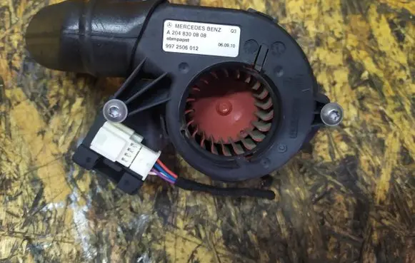 Mercedes-Benz C W204 Engine ECU kit and lock set A2048300808