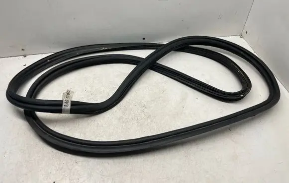 Mercedes-Benz C W204 Trunk rubber seal (body)
