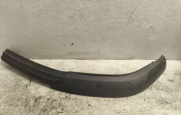 Front bumper lip