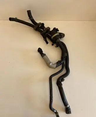 Volkswagen Touareg II Engine coolant pipe/hose 7P6121156E 059121012B