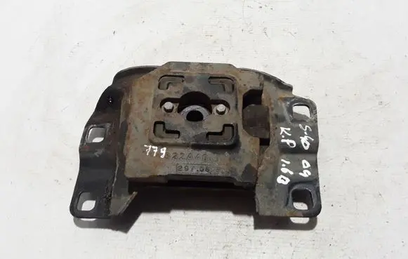 Volvo S40 Engine mount bracket 31359779