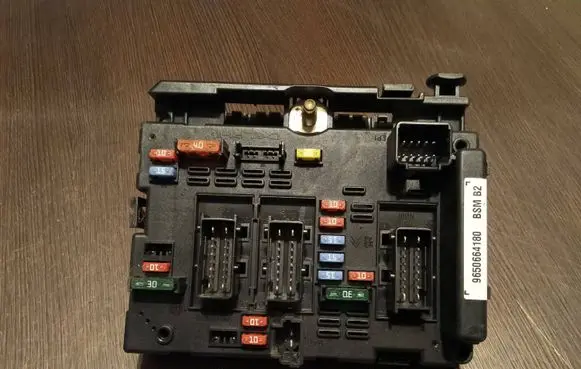 Citroen C4 I Fuse module 9650664180 Bsm b2