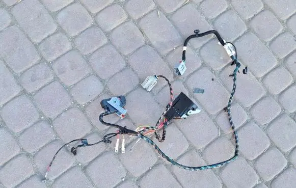 Opel Astra K EUR ISO radio connector 39221893