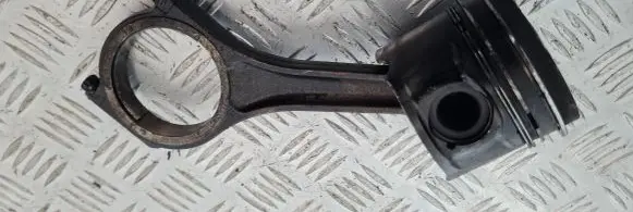 Land Rover Discovery 3 - LR3 Piston with connecting rod