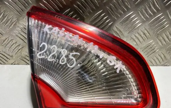 Nissan Qashqai Tailgate rear/tail lights 89503189