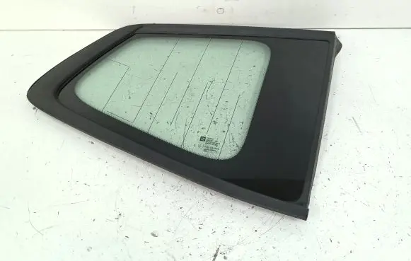 Opel Zafira C Rear side window 12841838 43R001564