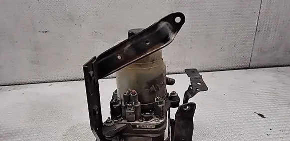 Ford Focus C-MAX Electric power steering pump 4M513K514AD