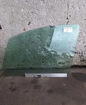 Opel Zafira B Front door window glass four-door AS2M3240DOT682 E000199