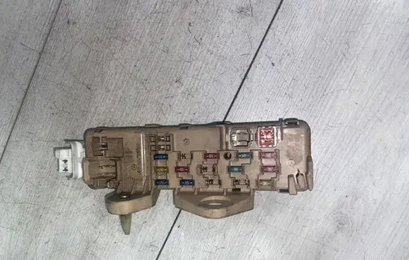 Ford Mondeo Mk III Fuse module 1J26-1632 9078