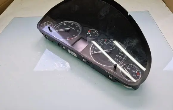 Peugeot 407 Speedometer (instrument cluster) 89661232 050316 9658138080