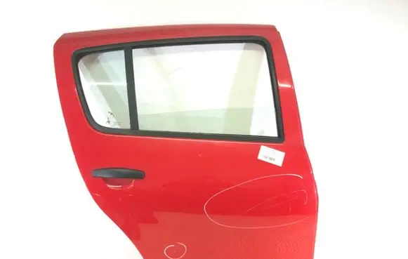 Dacia Sandero Rear door