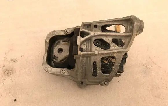 Audi Q5 SQ5 FY Engine mount vacuum valve 4M0199371FB
