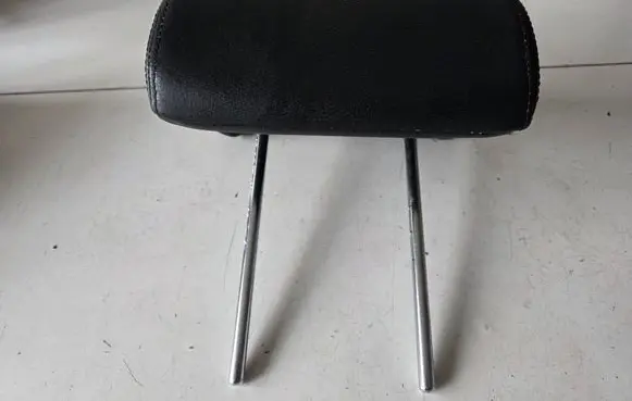 KIA Sorento Rear seat headrest 