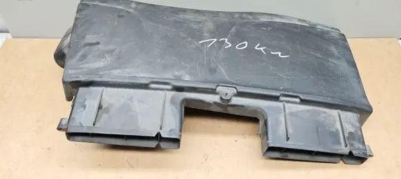 BMW 3 E90 E91 Air intake duct part 7798772