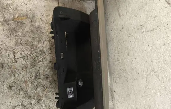 Audi Q7 4L Glove box 4L1857035D 118600100100