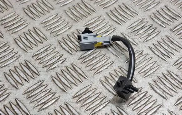 Clutch pedal sensor
