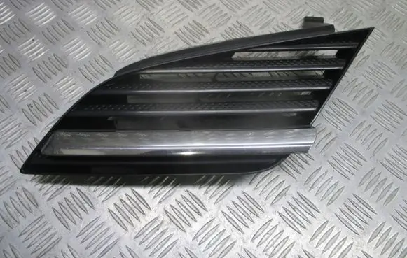 Nissan Primera Front bumper upper radiator grill
