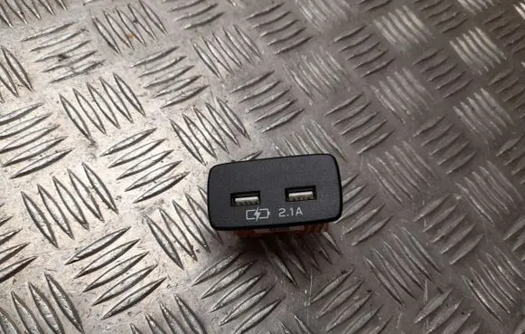 Subaru XV II USB socket connector 86257SJ120