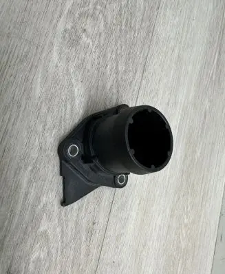 Audi A8 S8 D4 4H Engine coolant pipe/hose 079121137M