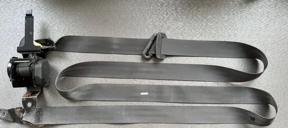 Mitsubishi Pajero Front seatbelt MR714269