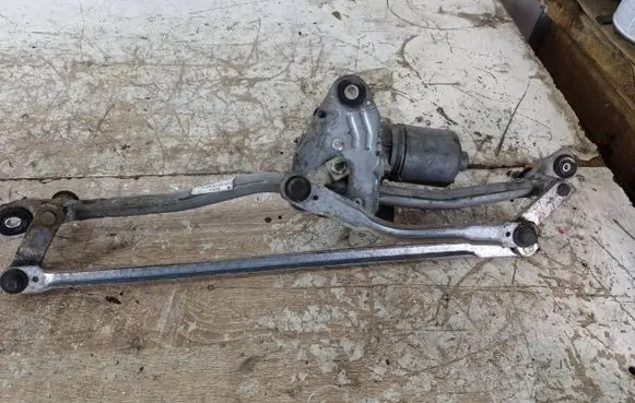 Audi A6 S6 C6 4F Front wiper linkage and motor