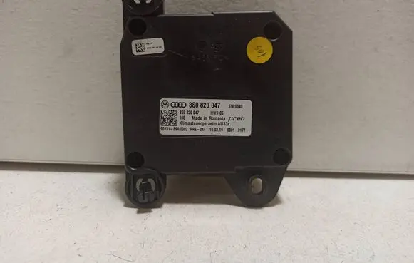 Audi TT TTS RS Mk3 8S Climate control unit 8S0820047
