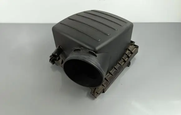 Jeep Grand Cherokee Air filter box cover 05038546AB PD014900521