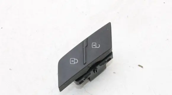 Volkswagen Polo VI Central locking switch button 2G0962126