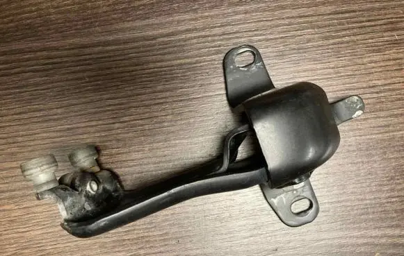 Mercedes-Benz Vito Viano W639 Sliding door middle roller runner A6397601147 6397601147