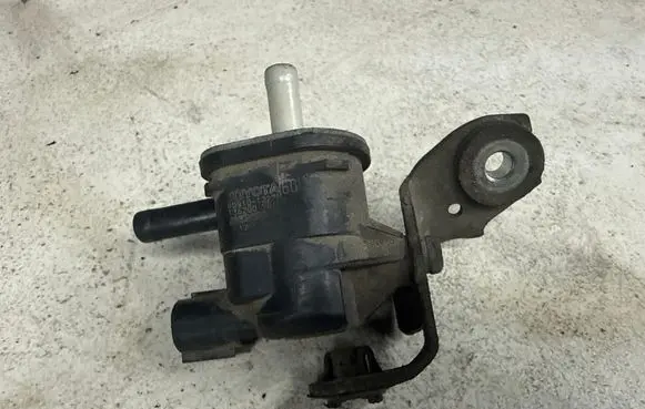 Toyota Auris 150 Turbo solenoid valve 9091012276