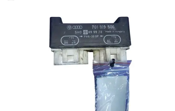 Volkswagen Transporter - Caravelle T4 Fan control module 