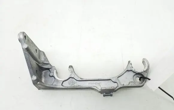 Mercedes-Benz C W204 Air filter cleaner box bracket assembly A6510940127