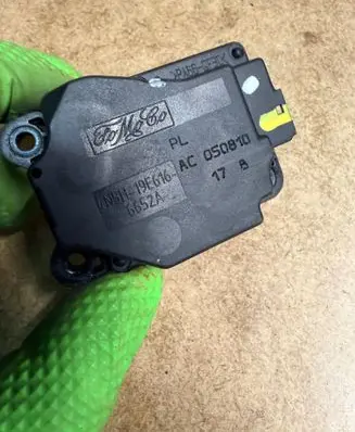Volvo V50 Air flap motor/actuator 4N5H19E616