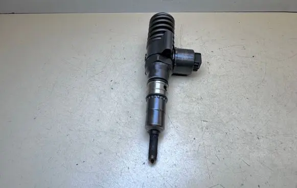 Fuel injector