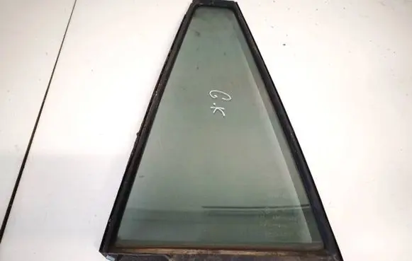 Toyota RAV 4 (XA30) Rear vent window glass 