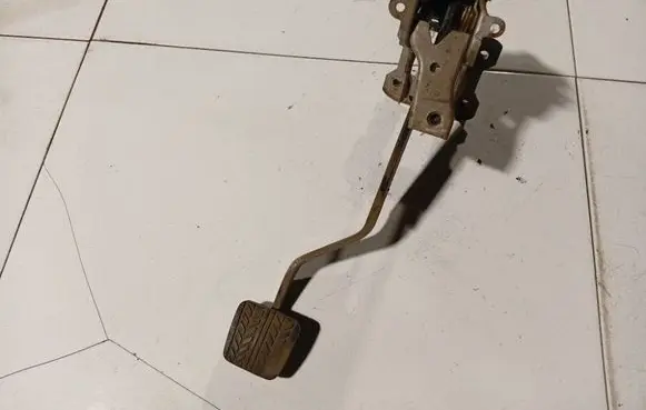 Mazda Premacy Clutch pedal 