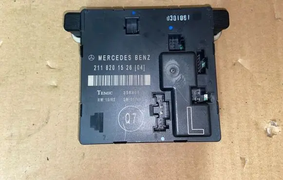 Mercedes-Benz E W211 Door control unit/module A2118201526