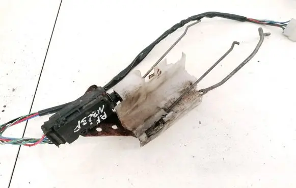 Mazda 323 F Front door lock