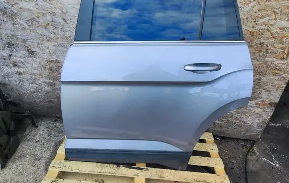 Volkswagen Atlas Rear door