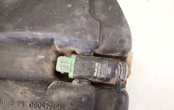 Peugeot 806 Windscreen/windshield washer pump 90095